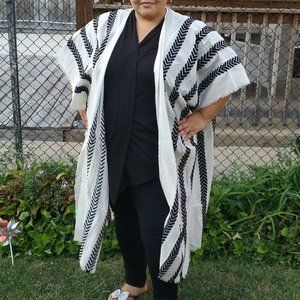TORRID IVORY WHITE STRIPE RUANA COVER SHAWL CARDIGAN PLUS SIZE WRAP KIMONO